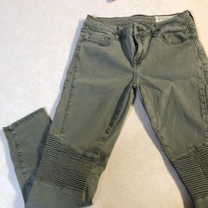 Pistola. Muted green skinny Jean . Size 4